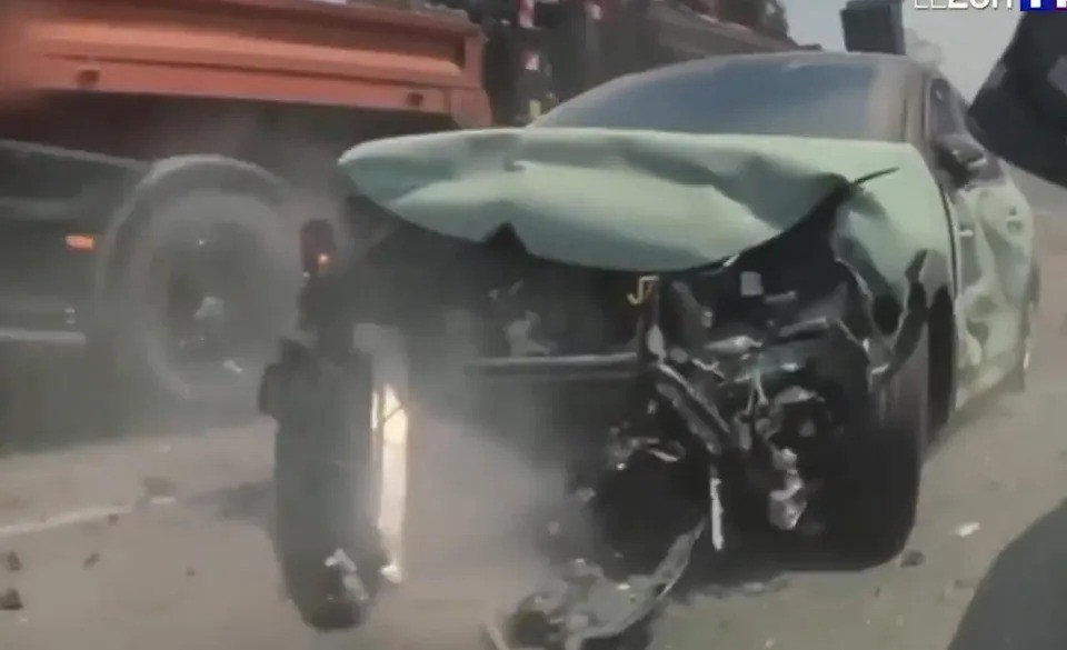 Caminhão desgovernado provoca engavetamento com mais de 20 veículos na França e deixa 37 feridos; vídeo