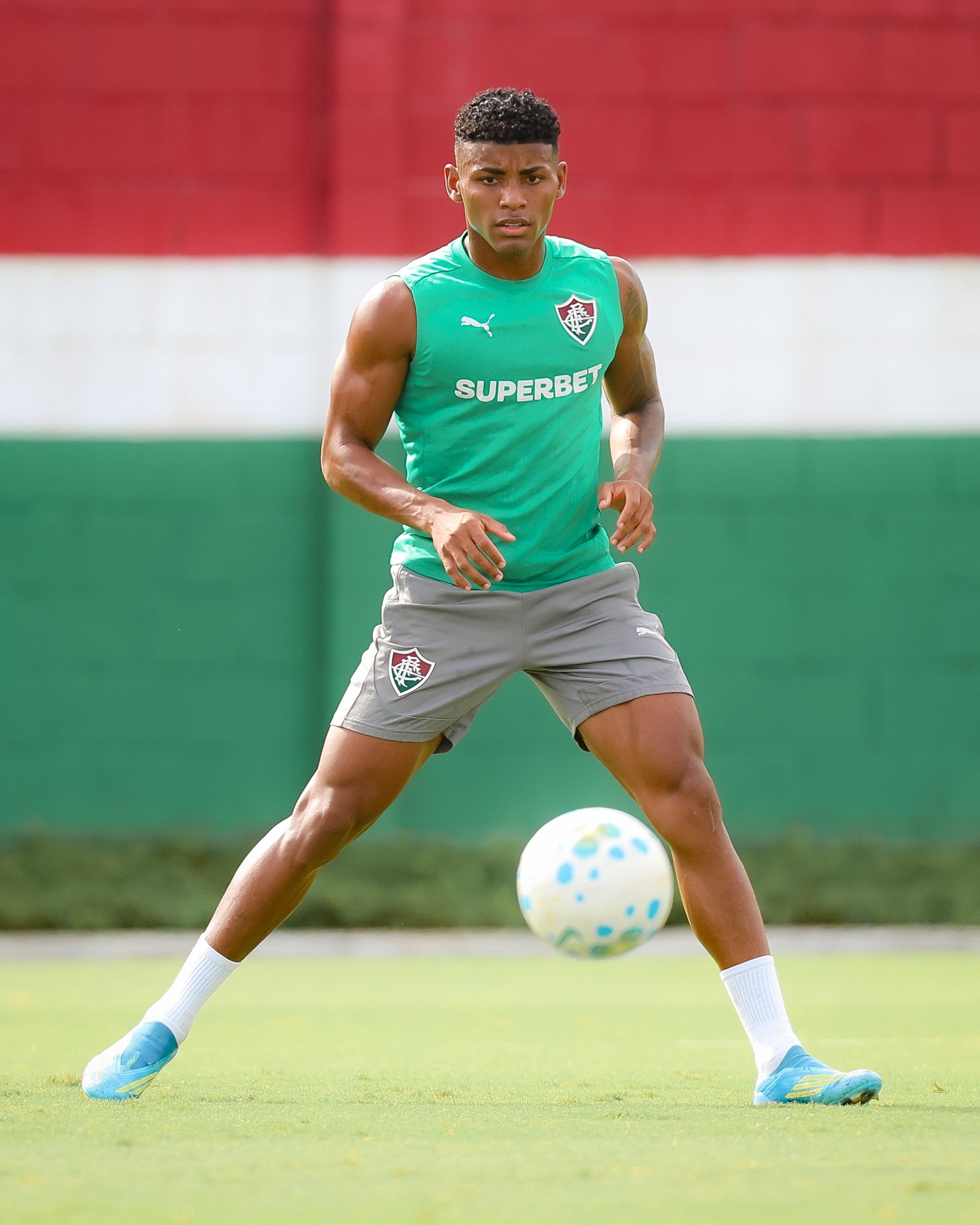 Hércules, do Fluminense, desperta interesse do Zenit após tentativa por Danilo, do Botafogo - QTU Questões do Universo