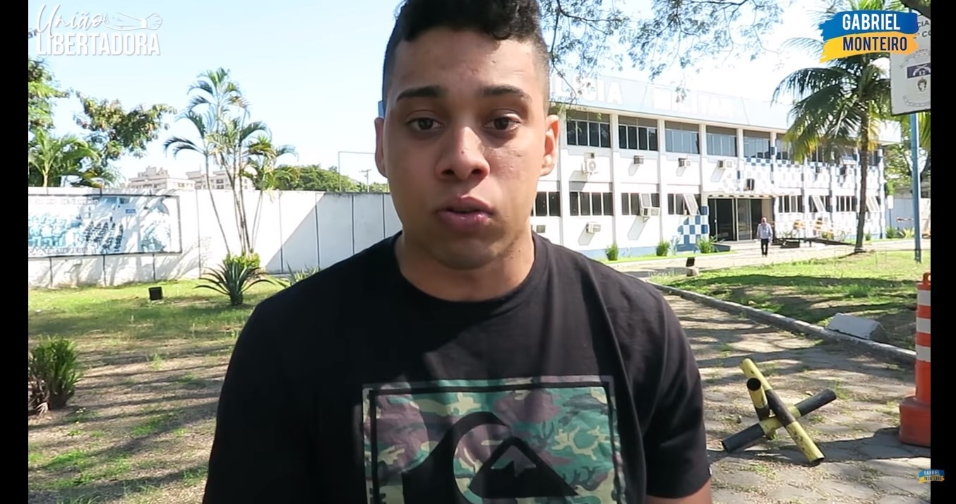 Gabriel Monteiro, em imagem de vídeo em que se defendia da acusação de deserção da PMReprodução