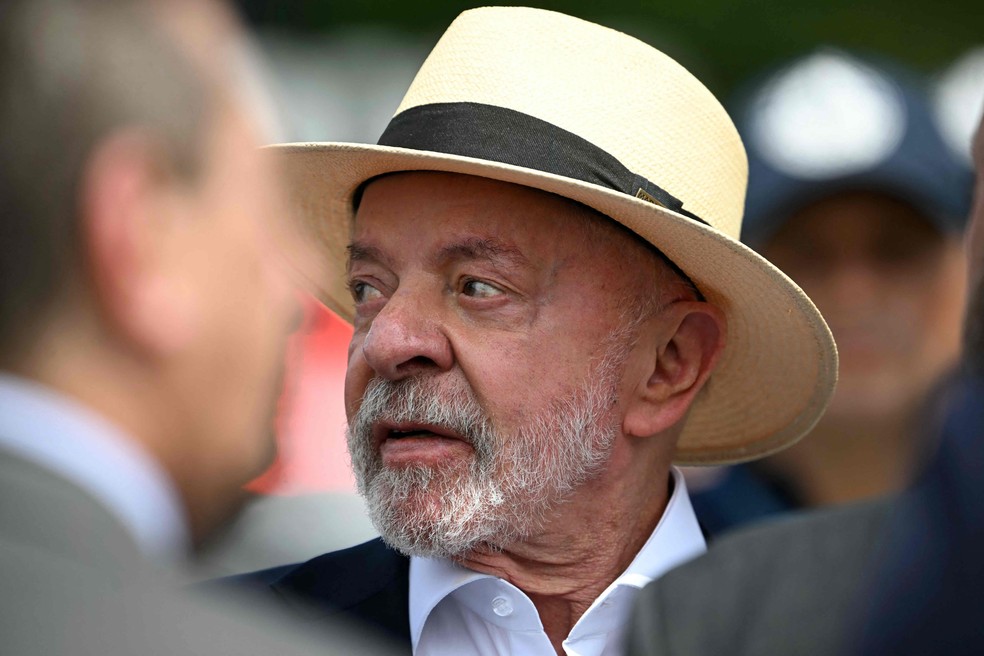 O presidente Lula usa chap�u durante compromisso no Rio de Janeiro - Foto: Mauro Pimentel/AFP