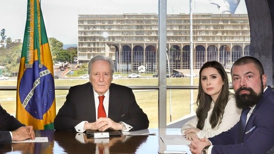 Lewandowski se reúne com Eduardo Bolsonaro e Caroline De Toni para tratar sobre investigações de fake news