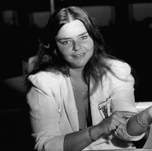 A cantora em entrevista coletiva dada a jornalistas, em 1981 — Foto: Aníbal Philot