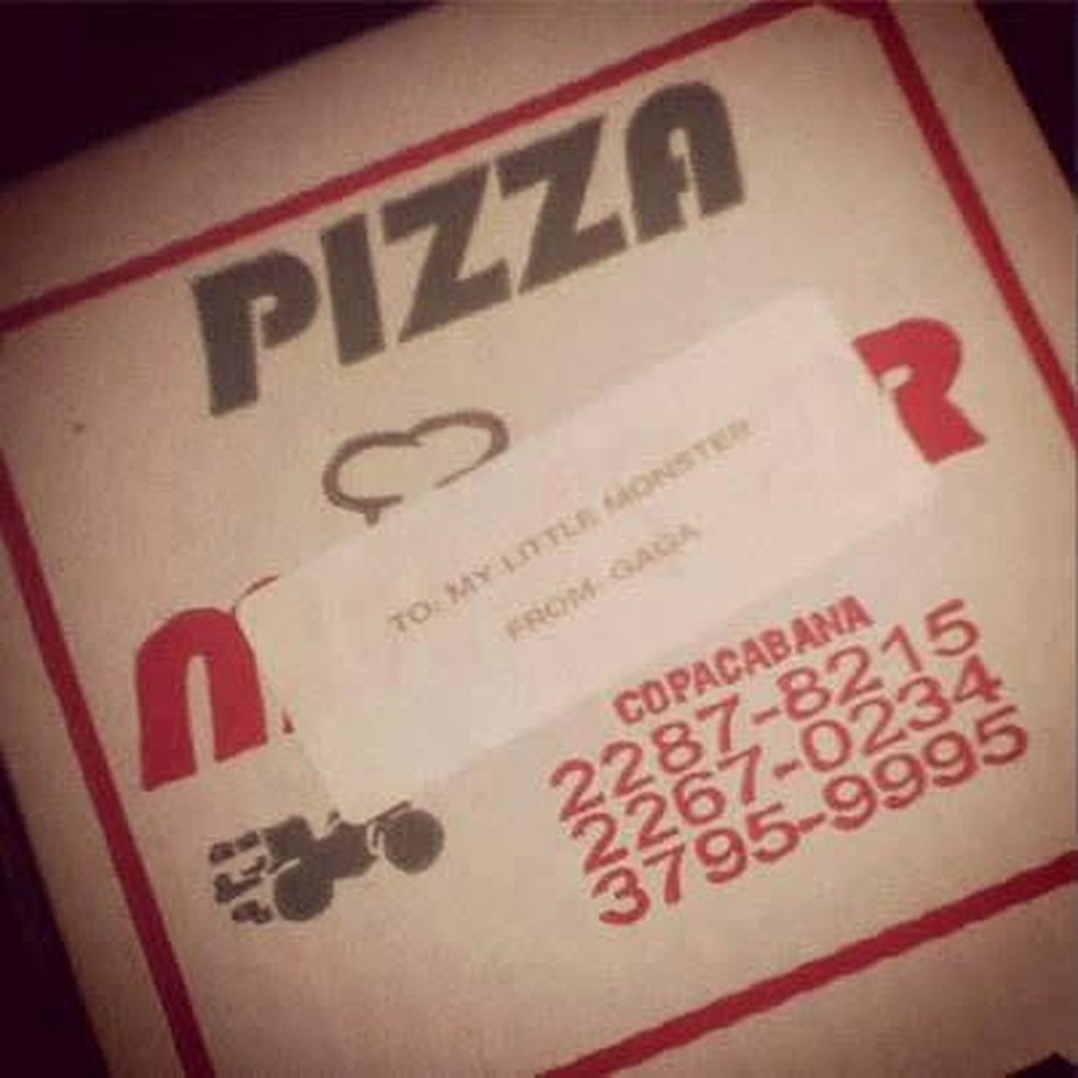 Caixa da pizza distribuída pela equipe de Gaga, em 2012 — Foto: Arquivo pessoal/ Leonardo dos Santos