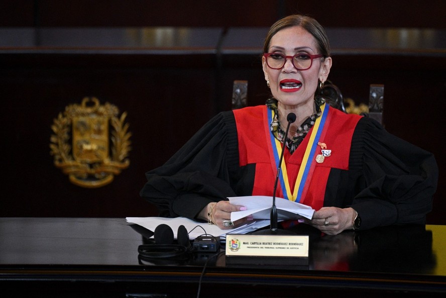 Tribunal Supremo de Justiça da Venezuela valida reeleição de Maduro