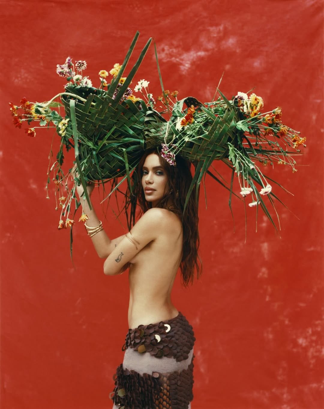 Música com Shakira, referências do candomblé: o que se sabe sobre o álbum de Anitta, 'Equilibrium'