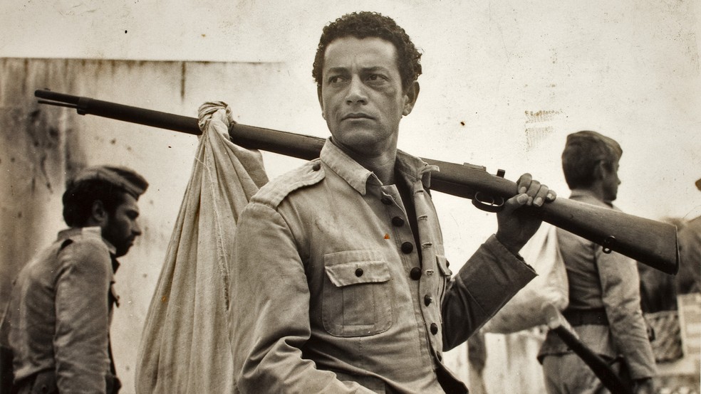 Nelson Xavier em "Os fuzis", de Ruy Guerra — Foto: Divulgação
