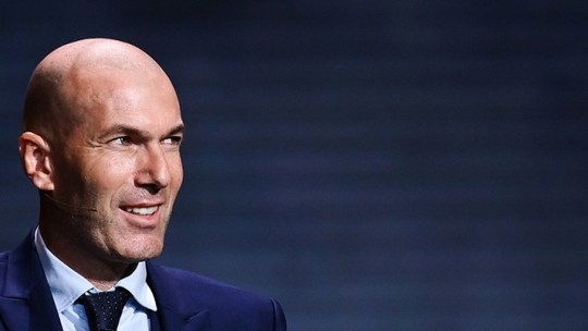 Sem clube desde 2021, Zidane recusa mais uma vez aceitar o cargo de técnico no PSG