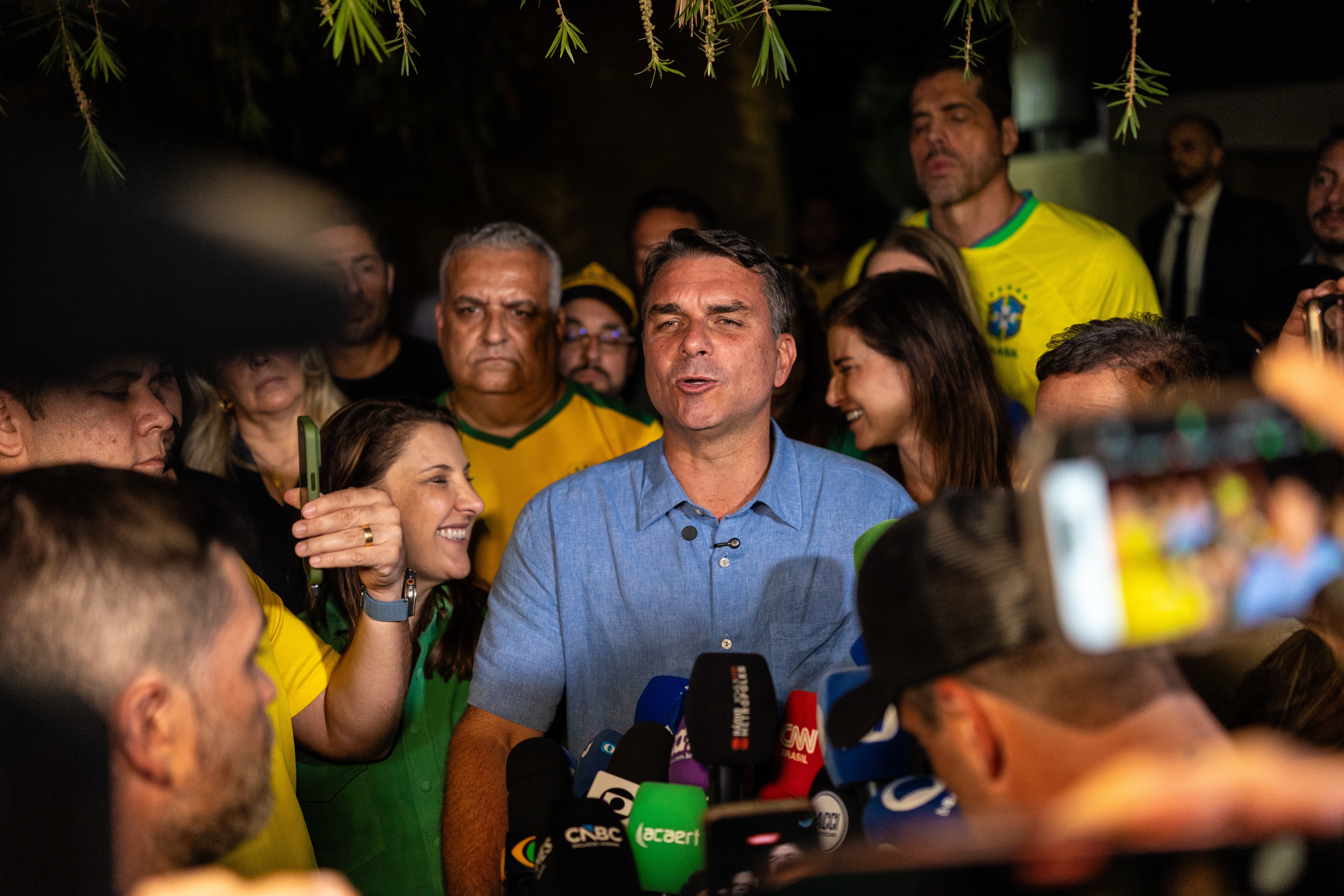 Campanha de Flávio tenta atrair MDB, que consulta estados e deve manter neutralidade