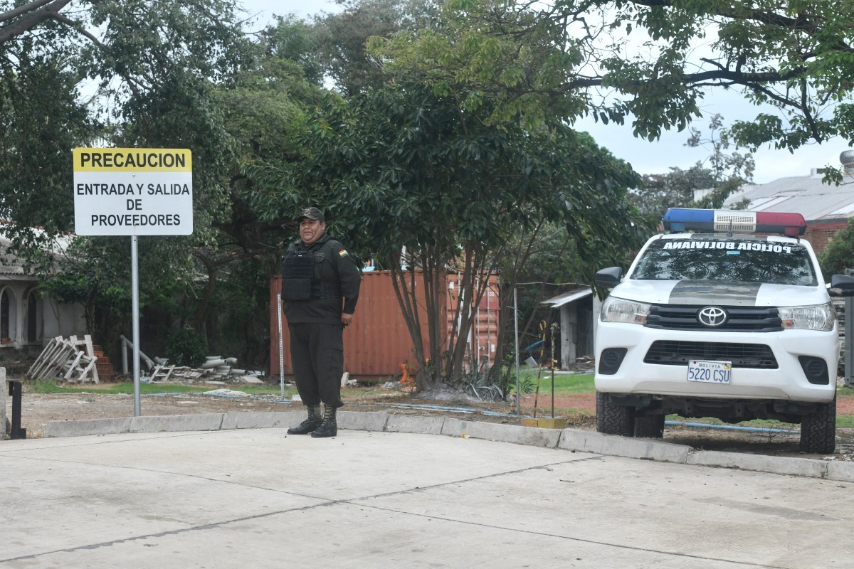 Polícia prende conselheiro do presidente da Bolívia por suspeita de tentativa de feminicídio contra ex-companheira
