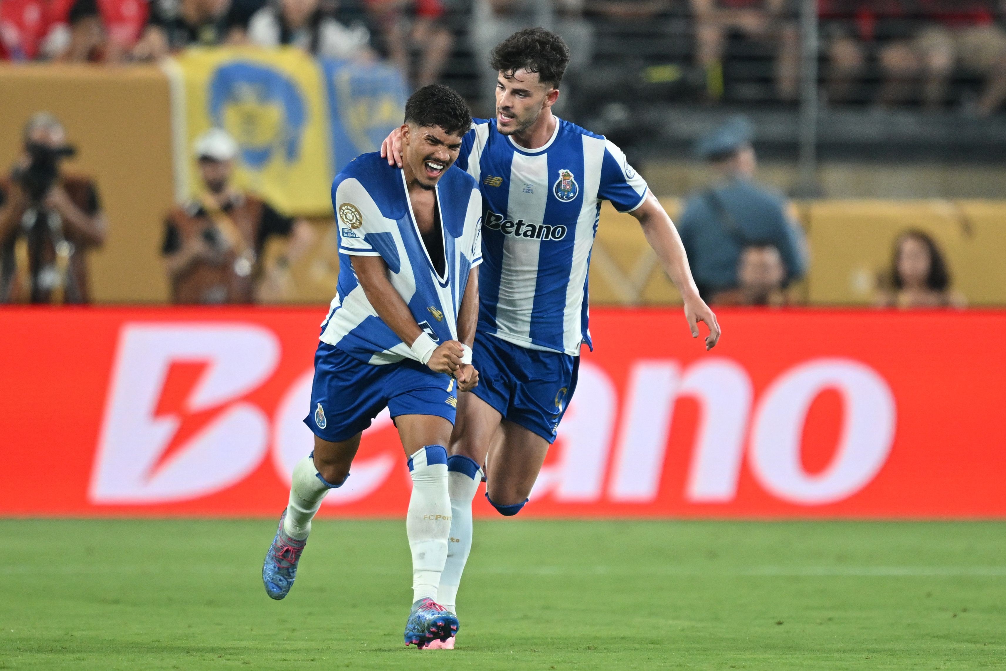 Atlético de Madrid monitora William Gomes, ex-São Paulo e destaque do Porto