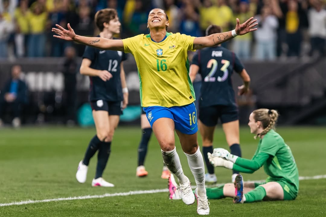 Bia Zaneratto celebra gols palmeirenses em vitória e revela conselho à Tainá: 'Mais difícil que chegar aqui, é ficar'