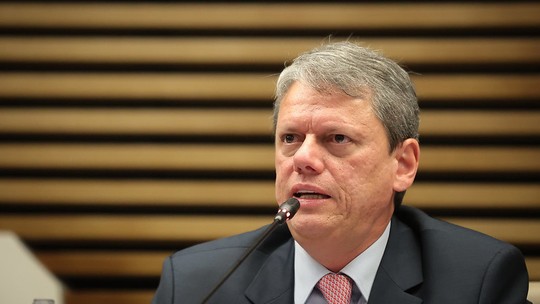 Governo de SP vai usar detentos do semiaberto para limpeza de ruas após fortes chuvas e vendaval