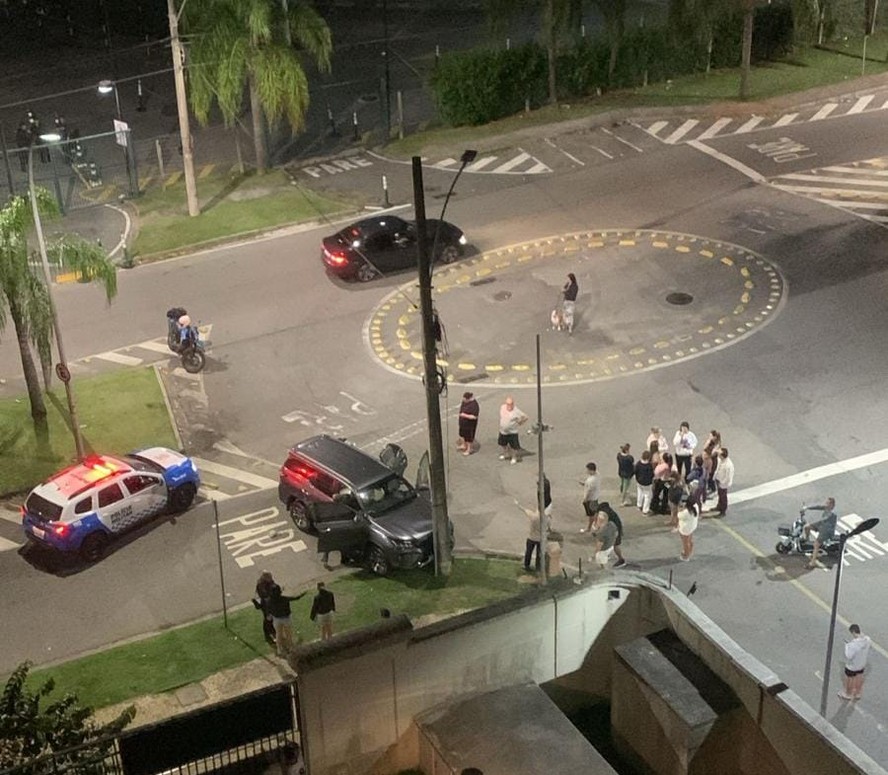 Homem é atingido por seis tiros em ataque na Barra da Tijuca; veja vídeo