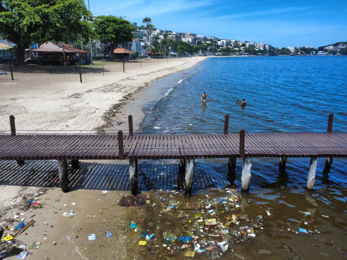 Despoluição da Baía de Guanabara promete regenerar Praia da Bica, que deve voltar a ficar limpa no verão 2026/2027