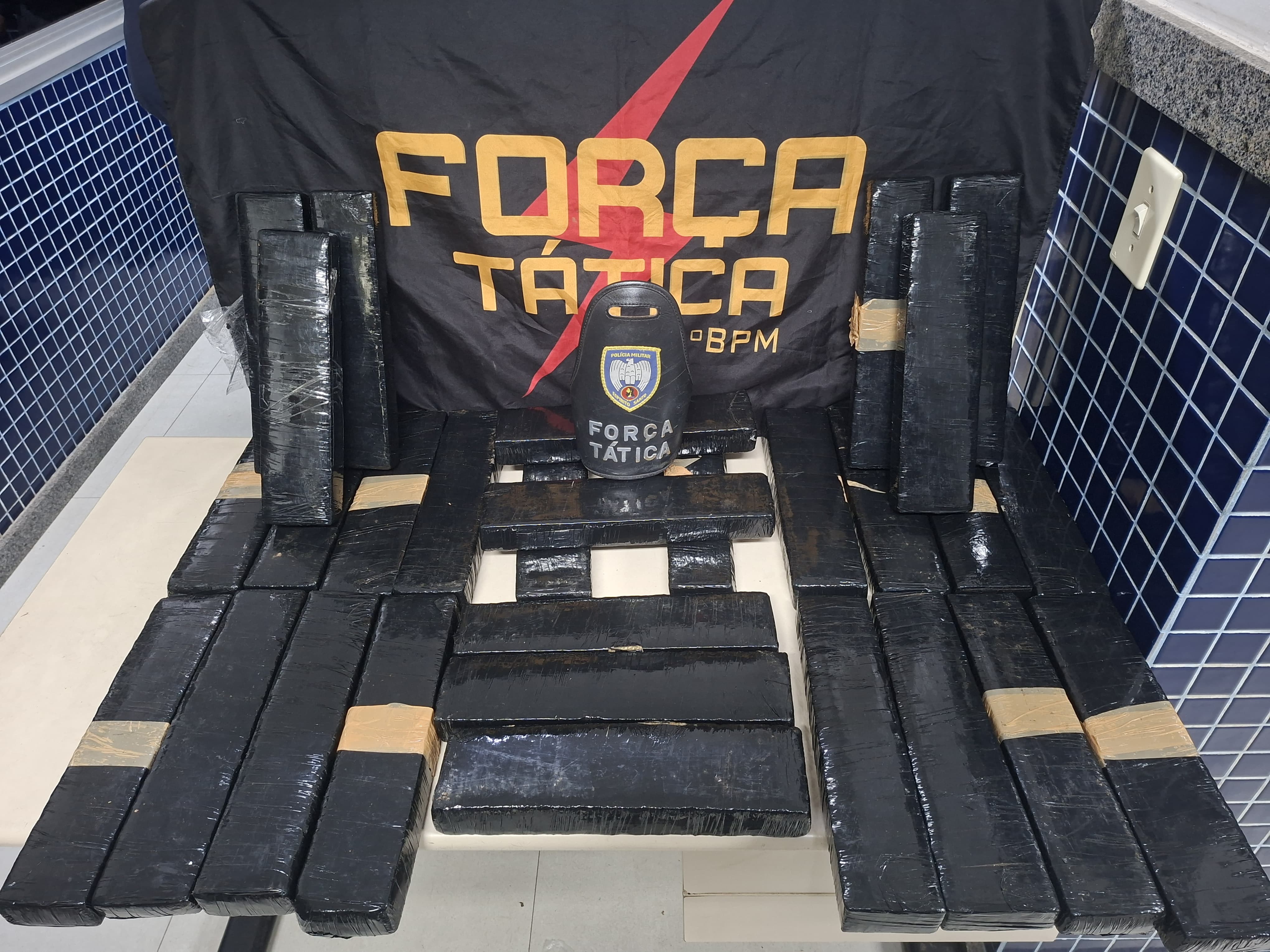 Denúncia à PM leva à prisão de homem com 24 kg de maconha escondidos em casa no Espírito Santo