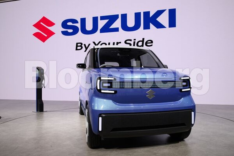 Um conceito do Suzuki Motor Corp. Vision e-Sky foi exibido durante uma prévia para a imprensa no Japan Mobility Show, em Tóquio — Foto: Akio Kon/Bloomberg