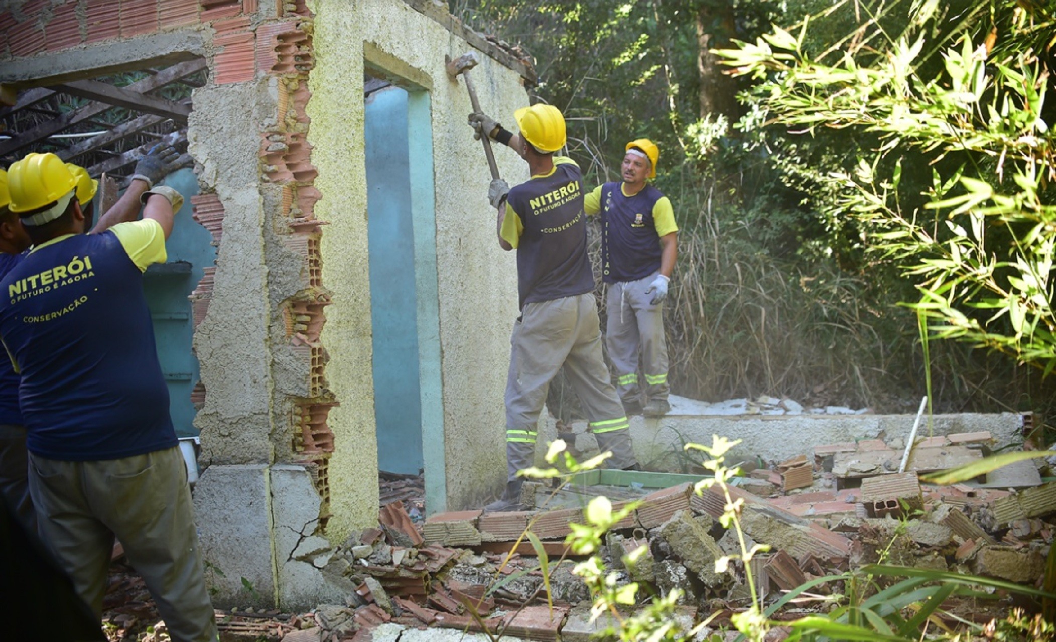 Niterói intensifica combate a construções ilegais em áreas verdes