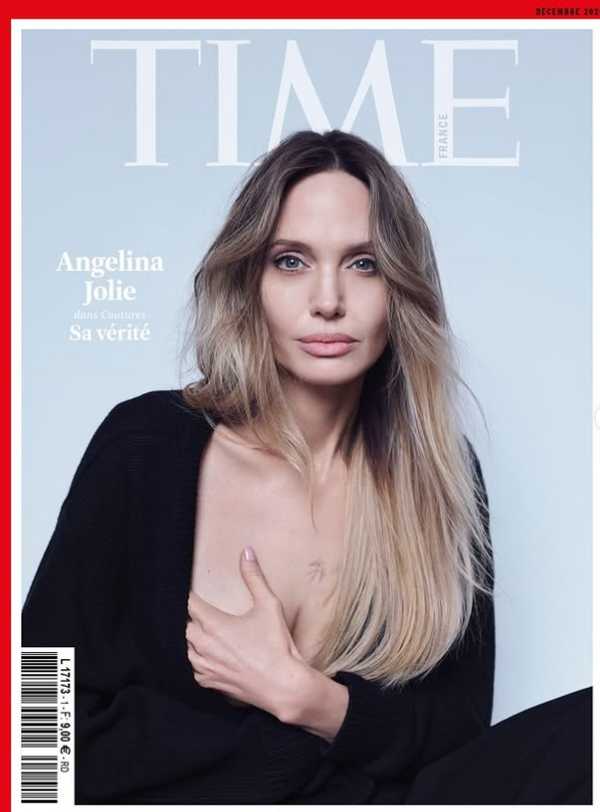 その他 GQ may2000 Angelina Jolie Angelina Jolie mostra cicatrizes de mastectomia preventiva para