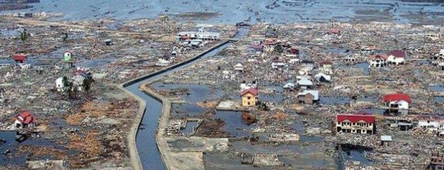 A províncio de Aceh na Indonésia devastada por tsunami em 2004 — Foto: AFP