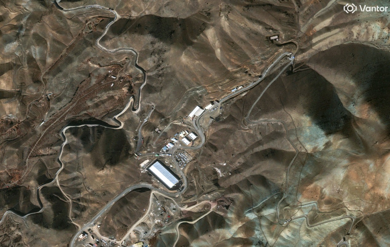 ANTES: base de mísseis em Garmdarreh, a leste da cidade de Karaj — Foto: Reprodução/Redes Sociais/Vantor Tech