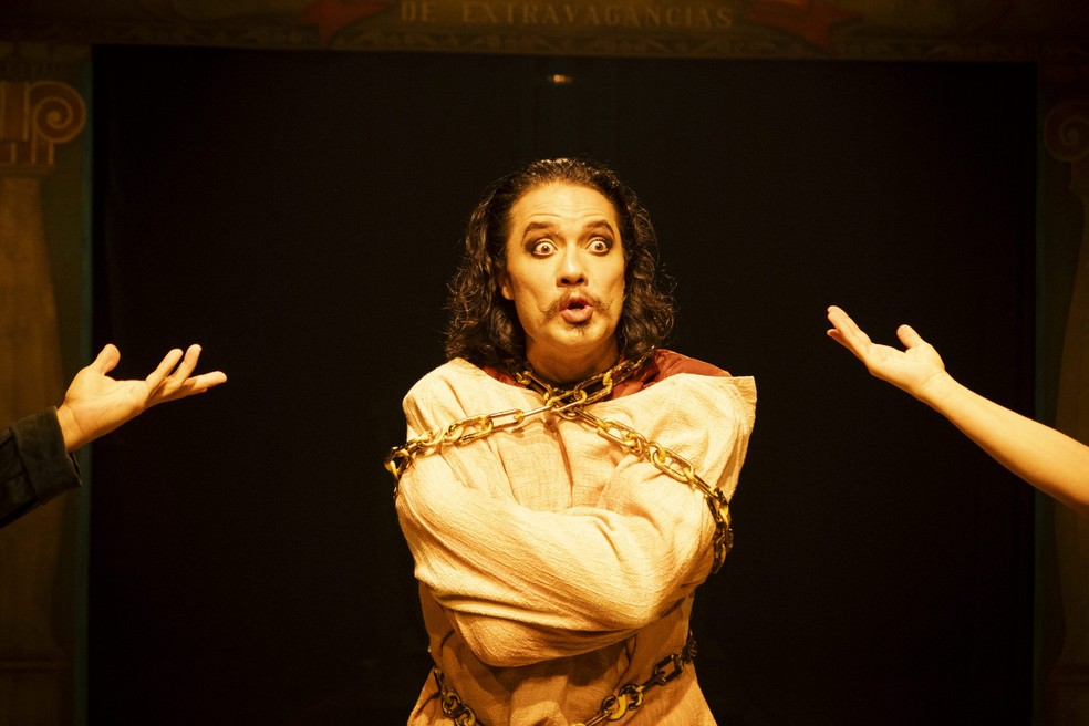 Cena da peça "A Causa Secreta", inspirada livremente num conto de Machado de Assis — Foto: Divulgação/Thereza Helena