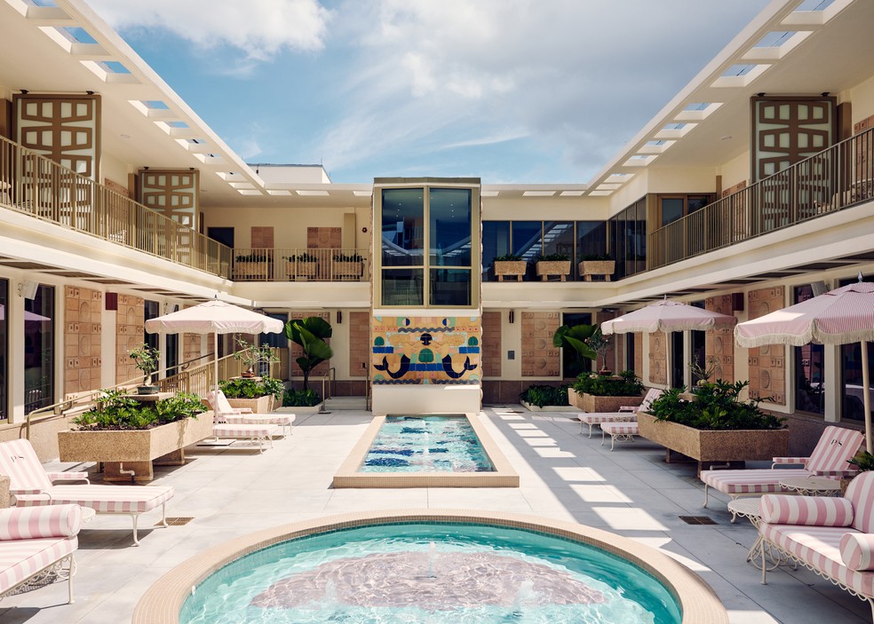 A área da piscina no terminal privado da PS no Aeroporto Internacional de Miami — Foto: Alfonso Duran/Bloomberg