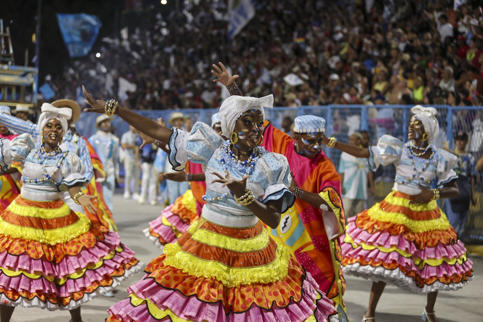 Desfile da Vila Isabel — Foto: Fabiano Rocha / Agência O Globo