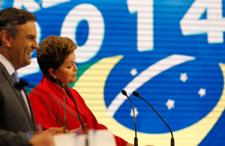 Debate: Aécio Neves e Dilma Rousseff na Rede Record, em 2014 — Foto: Fernando Donasci/Agência O GLOBO