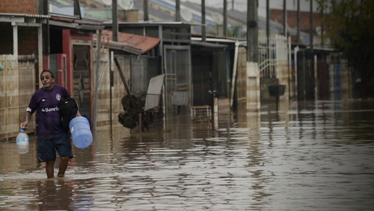 Rios em elevação, risco de 'inundações severas', deslizamentos e chegada do frio: o panorama das chuvas no RS 
