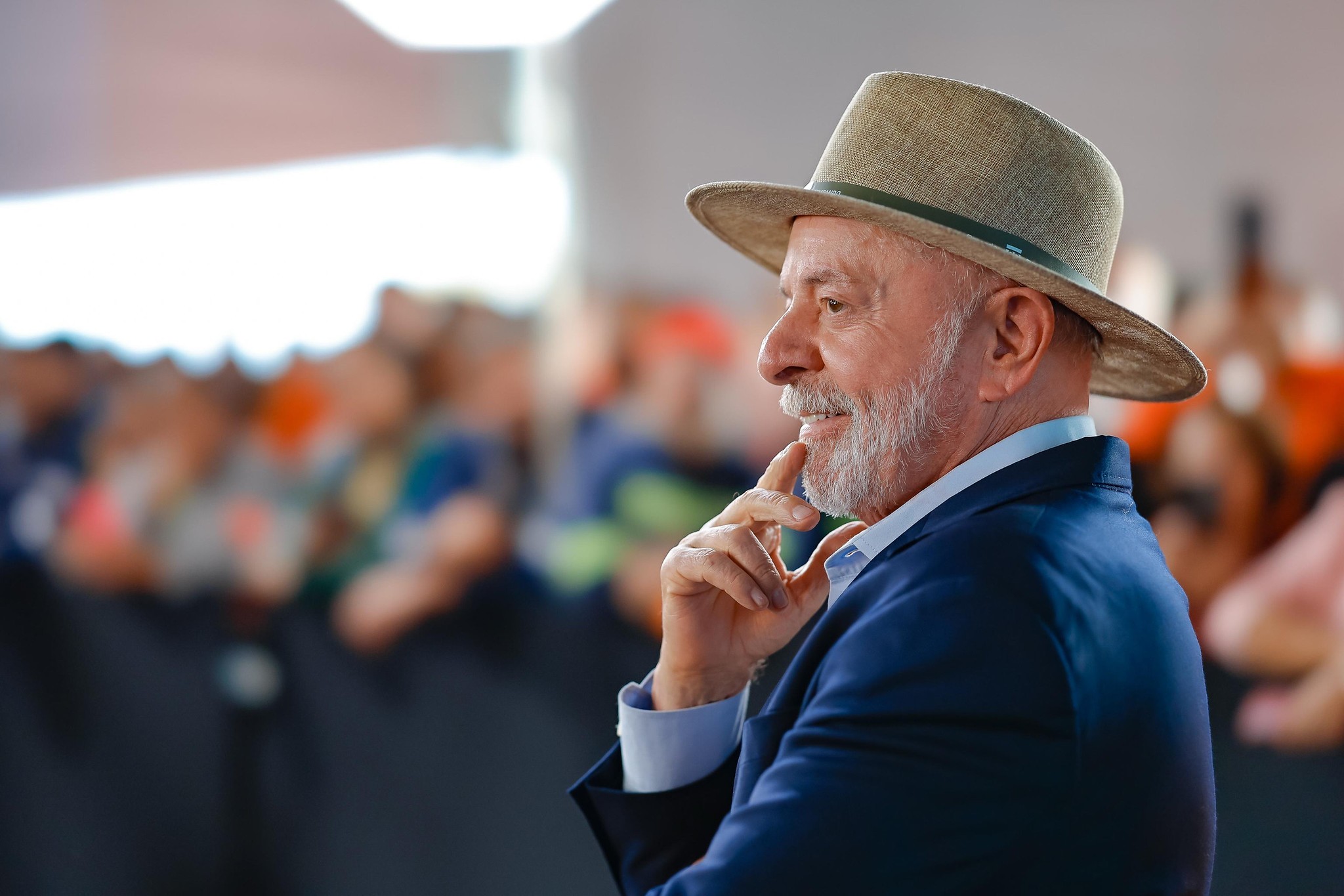 Com Flávio nas cordas, Lula dobra à esquerda