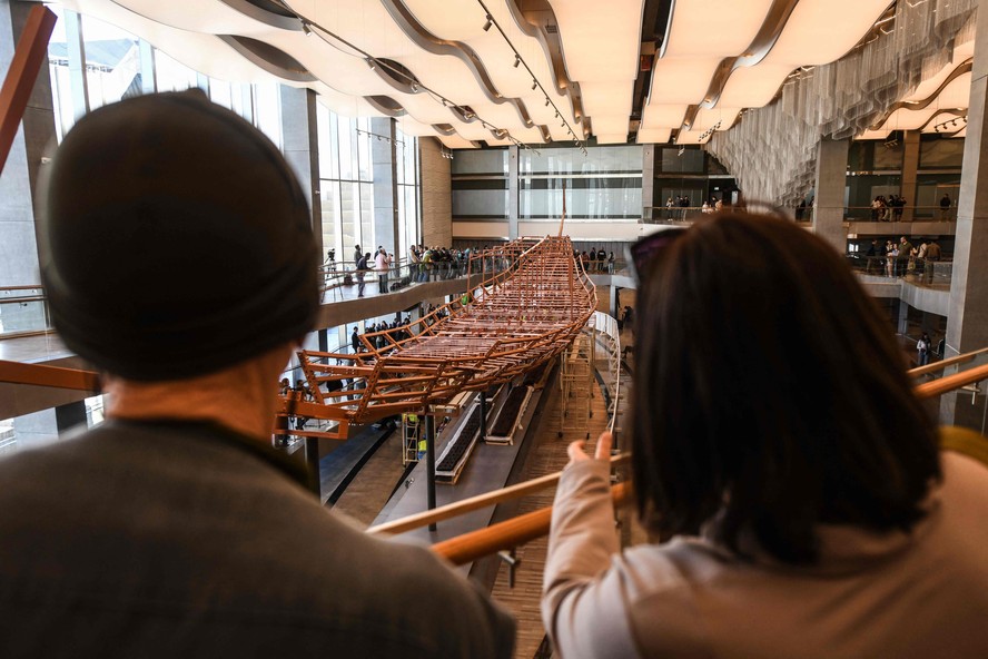 Egito restaurará barca solar do rei Queóps, 'maior e mais antigo ...