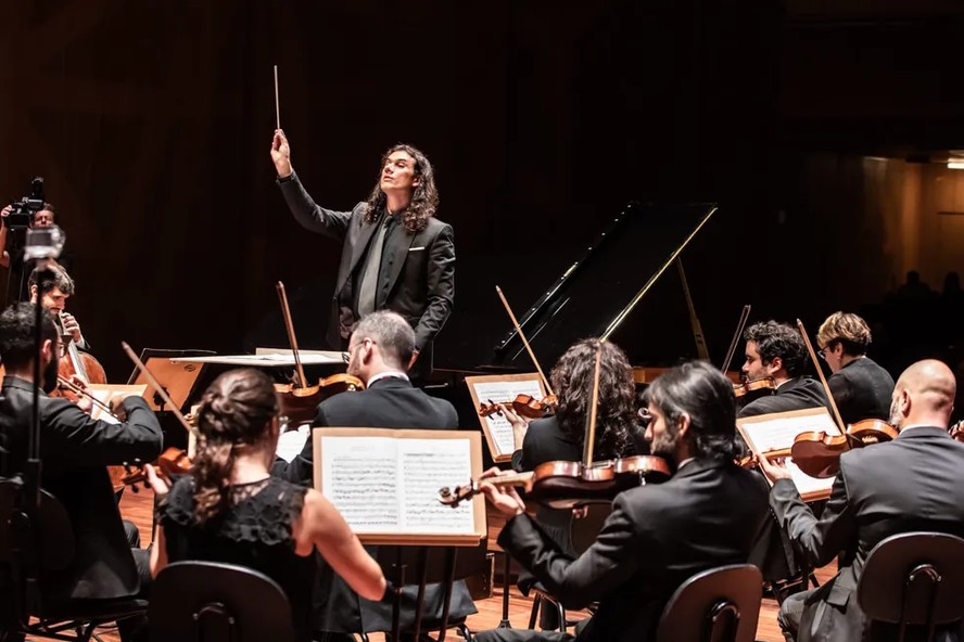 Orquestra de Solistas do Rio de Janeiro faz concerto solidário natalino no Teatro Riachuelo