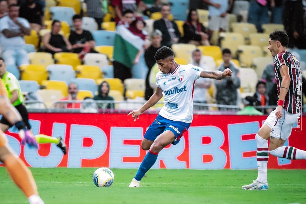 Hércules em campo pelo Fortaleza contra o Fluminense — Foto: Matheus Amorim/Fortaleza