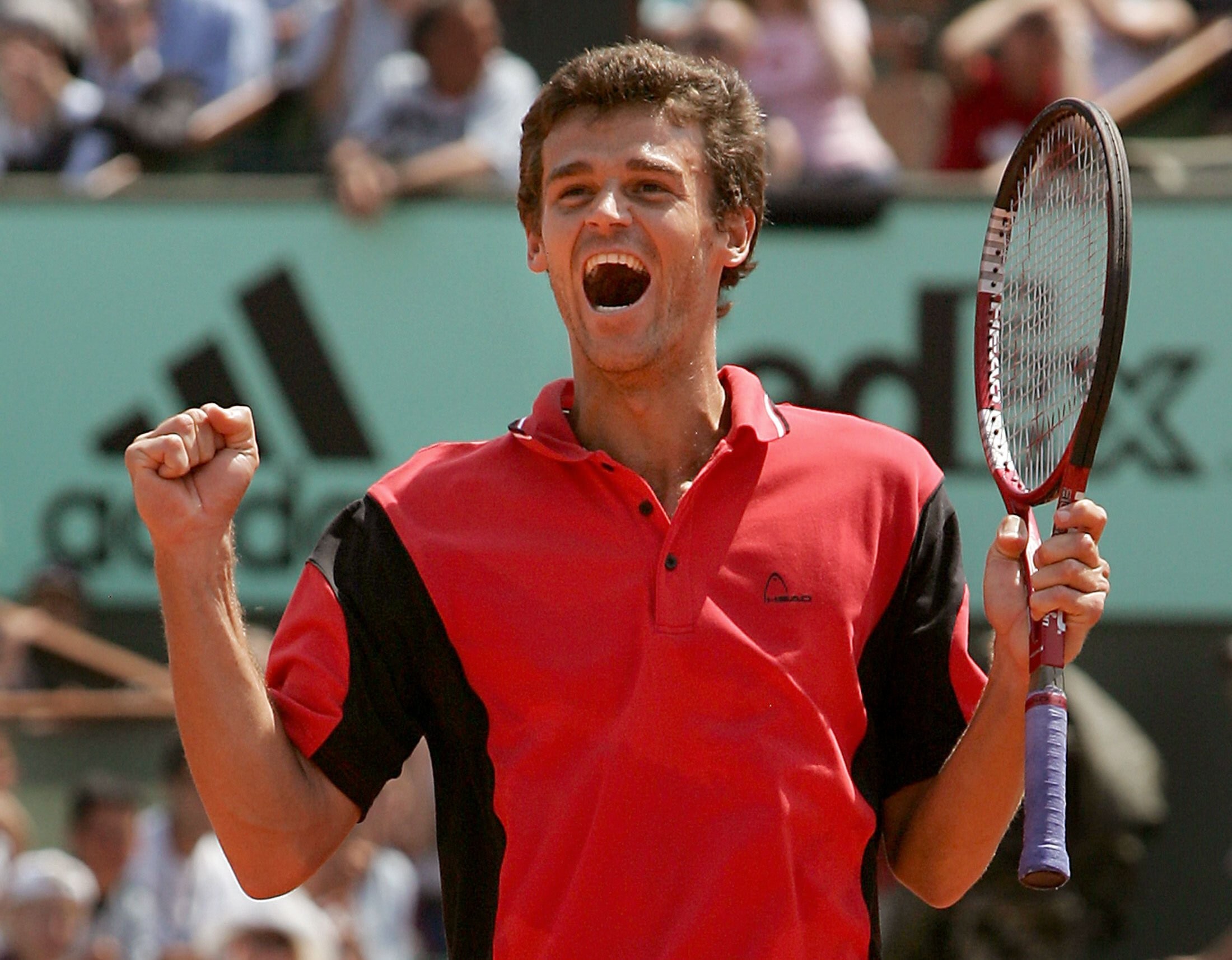 Dia do Brasil no tênis? Guga derrotou Federer, então número 1, em Roland Garros também em 29 de maio; relembre