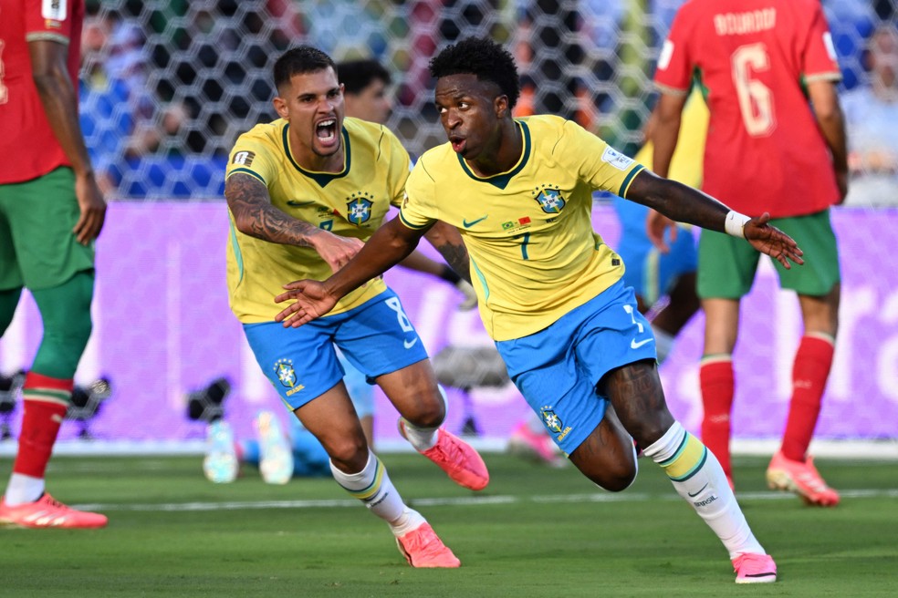 Autor do gol do Brasil no empate da estreia com o Marrocos, Vinicius Junior é outro intocável de Ancelotti — Foto: Jewel SAMAD / AFP