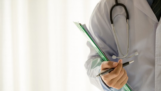 Ministério da Saúde quer obrigar farmacêuticas a divulgar benefícios a médicos que superarem R$ 20 mil