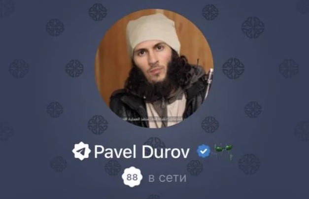 Após acusação de apoio ao terrorismo, fundador do Telegram usa imagem de jihadista em perfis nas redes sociais - QTU Questões do Universo