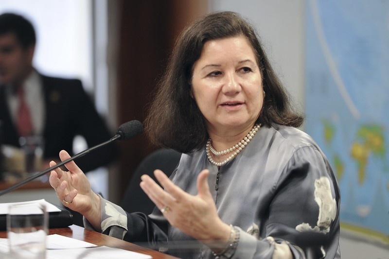 Integrantes do Itamaraty veem retaliação e medida política dos EUA com revogação de visto de embaixadora brasileira - QTU Questões do Universo