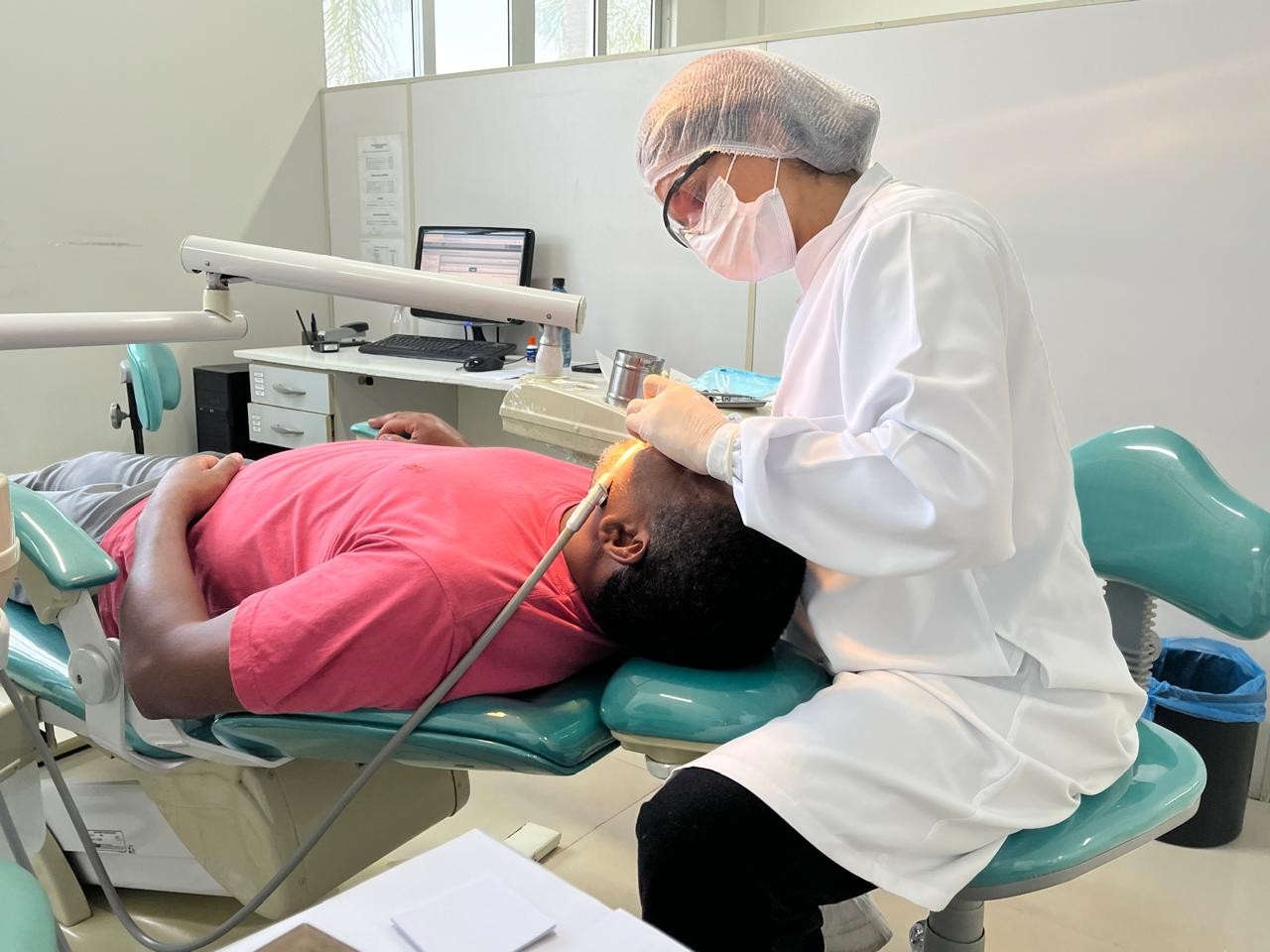 Maio Vermelho destaca cuidados e prevenção do câncer bucal