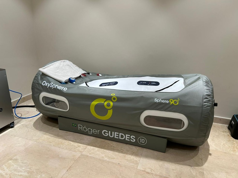 Hyperbaric chamber at the Róger Guedes Academy — Photo: Breno Angrisani