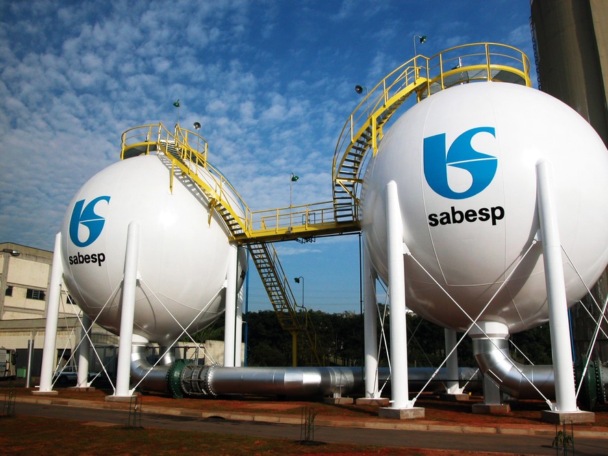 Reservatório da Sabesp, companhia de águas de saneamento que opera no estado de São Paulo.