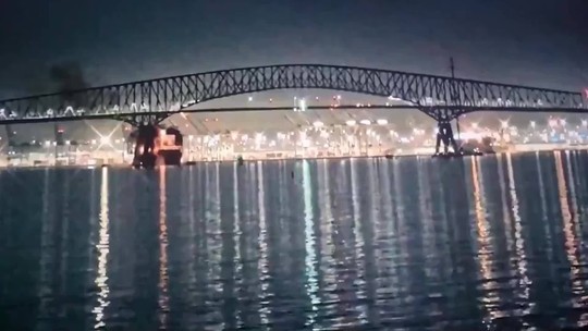 Após desabamento de ponte, reabertura do porto de Baltimore deve levar tempo, diz governador: 'Nem dias, nem semanas'