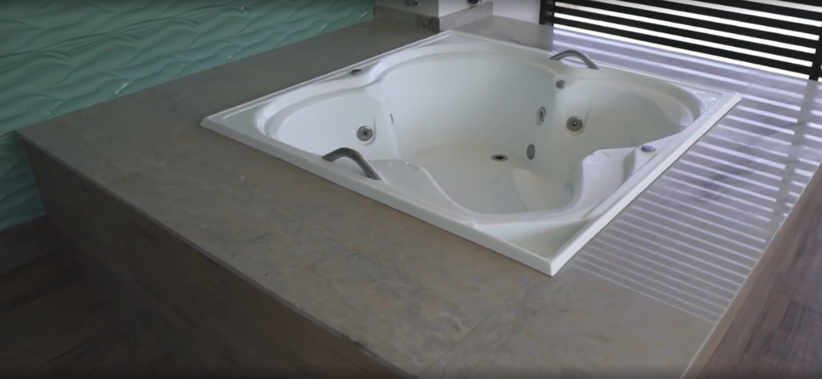 A mansão onde morou Zé Felipe e Virginia, em Goiânia — Foto: Reprodução/Youtube
