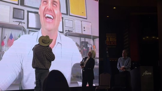 Após exibir 'Dark horse' nos EUA, Eduardo Bolsonaro ignora patrocínio ao filme e diz que Vorcaro 'contratou Moraes'