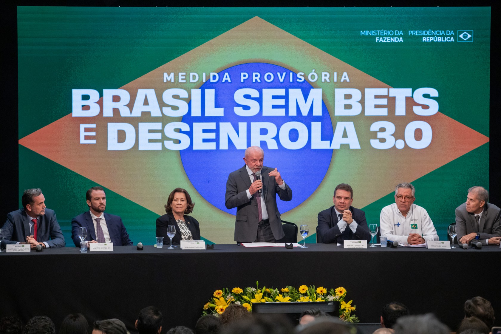 Decisão de Lula de vetar bets amplia disputa por eleitor endividado e rivais atacam medida 'eleitoreira'