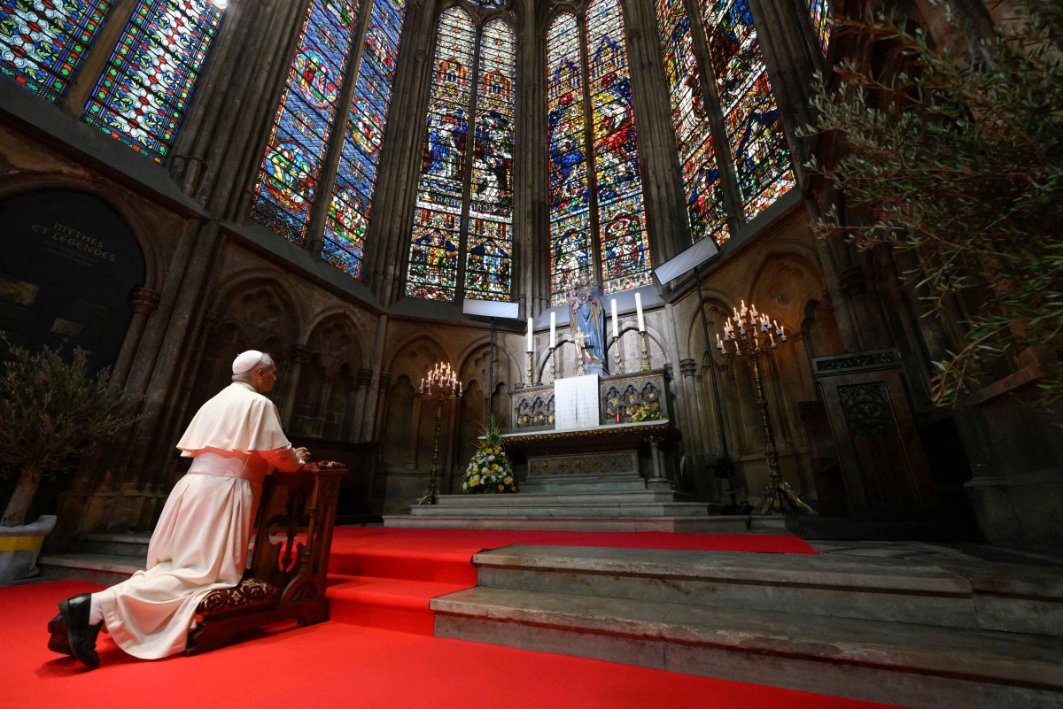 Papa reconhece que abusos foram 'sistêmicos' em partes da Igreja