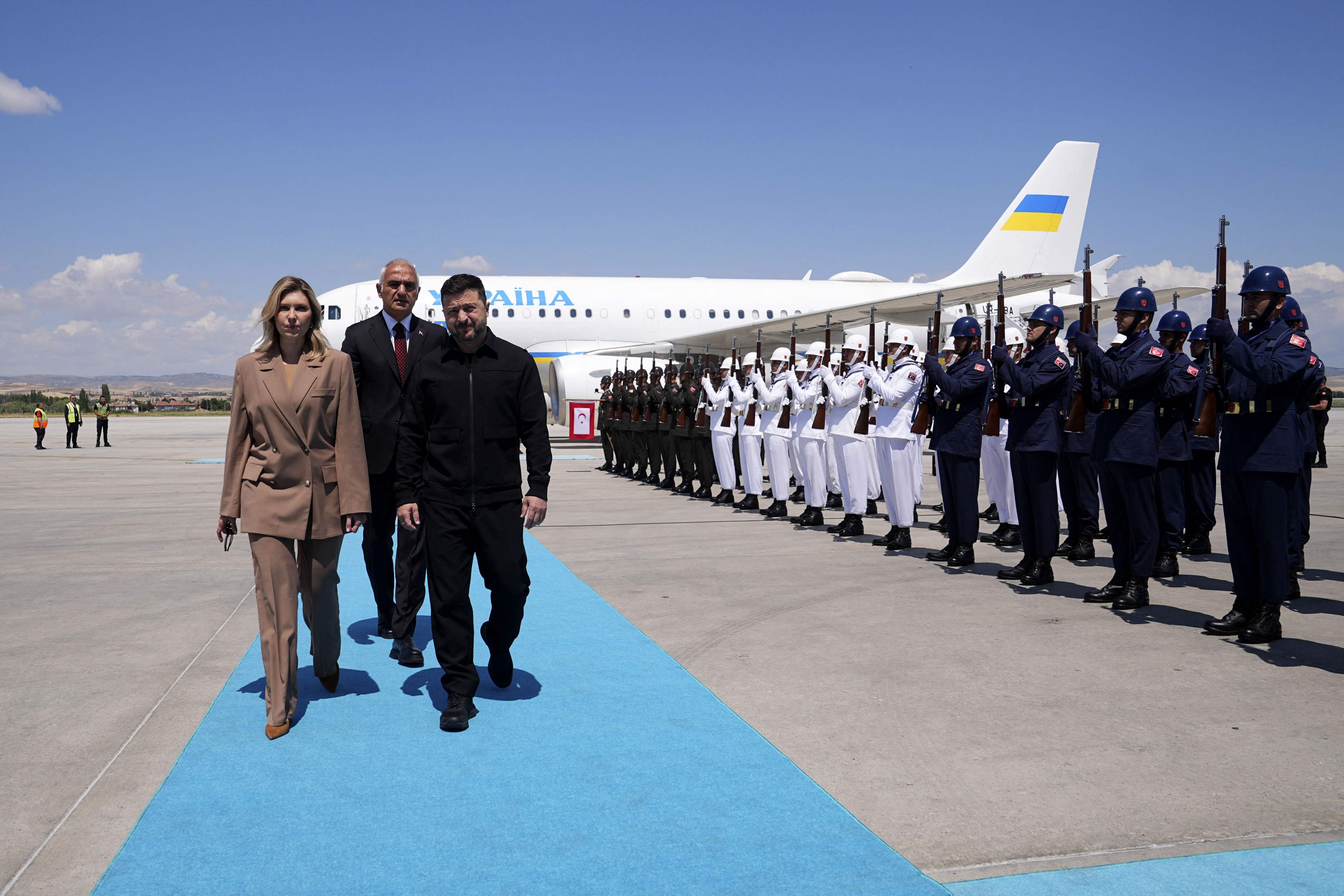 Aliados da Ucrânia se reúnem em Paris para aumentar pressão sobre a Rússia