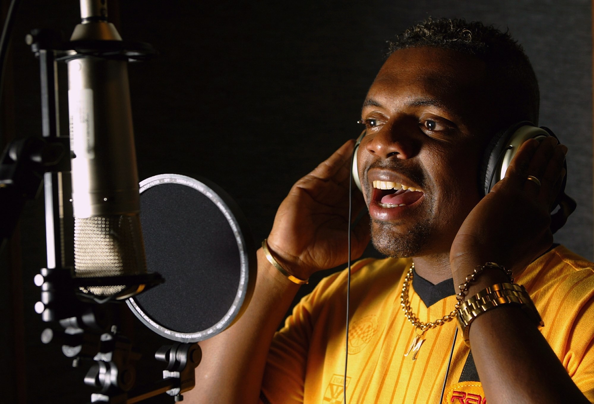 Gravadora ligada a DJ Marlboro terá que devolver ganhos com músicas de MC Marcinho