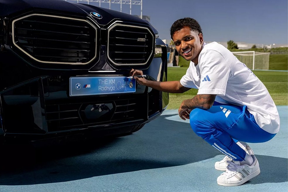 Rodrygo tem uma BMW XM — Foto: Divulgação/Real Madrid