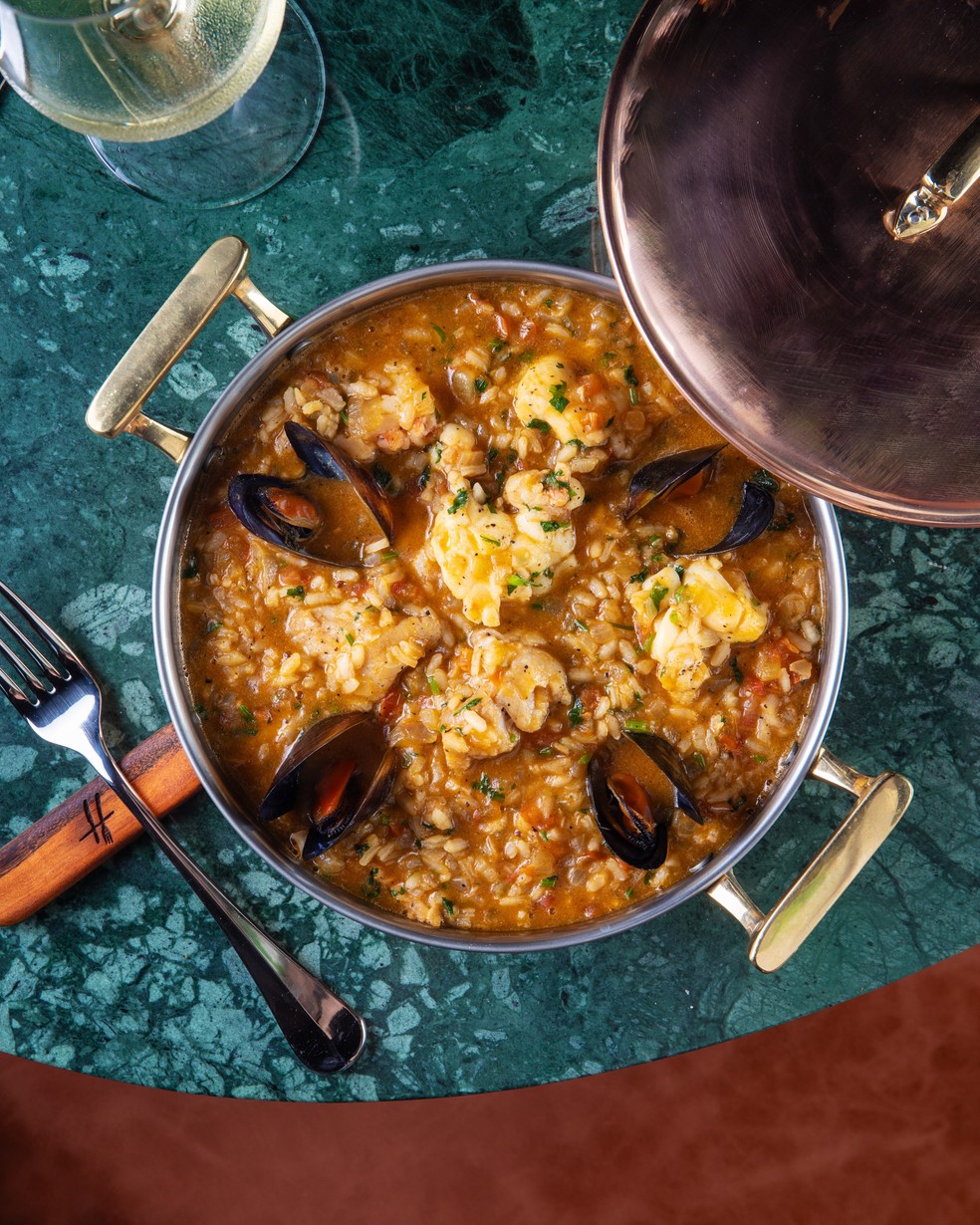O arroz de mariscos no Henriqueta — Foto: Divulgação / Foto de Tomás Rangel